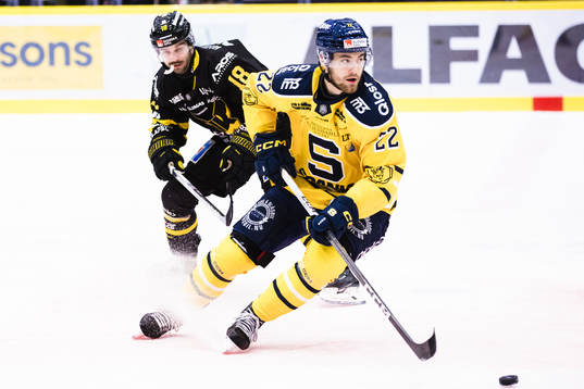 Västerås Shane Gersich och Södertäljes Jacob Bjerselius