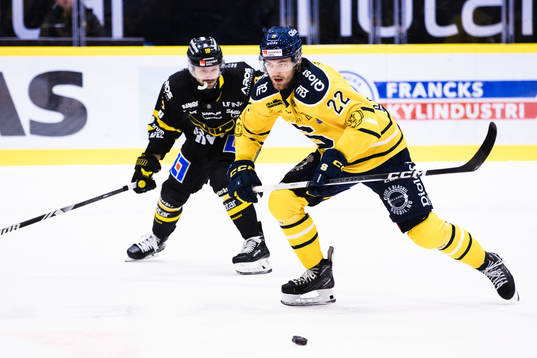 Västerås Shane Gersich och Södertäljes Jacob Bjerselius