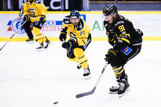 Västerås Nicholas Hutchison och Södertäljes Marcus