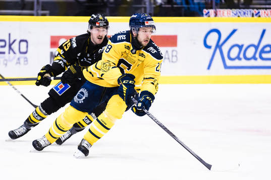 Västerås Jared Dmytriw och Södertäljes Emil Alba