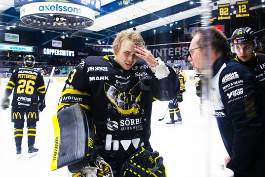 Västerås målvakt Niilo Halonen har ont