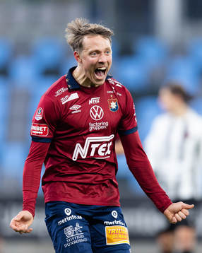 Örgrytes Viktor Lundberg jublar