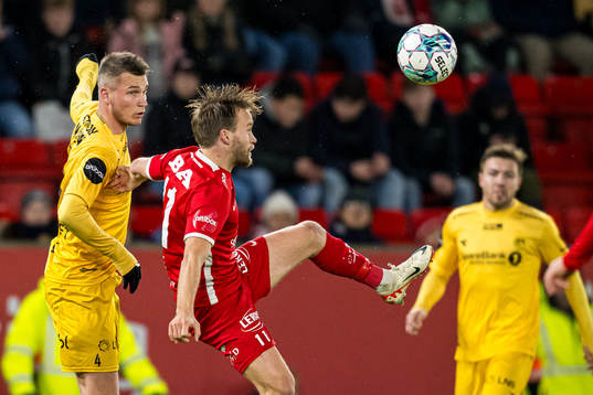 Odin Bjørtuft of Bodø/Glimt and Bård Finne of Brann