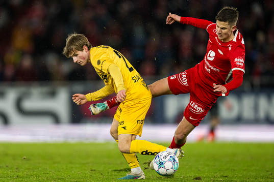 Fredrik Sjøvold of Bodø/Glimt and Sander Kartum of Brann