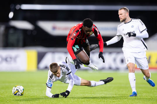 Brommapojkarnas Zeidane Inoussa i en kamp Utsiktens Erik