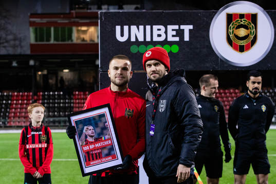 Brommapojkarnas Amadeus Sögaard uppmärksammas av