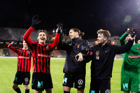 Brommapojkarnas Kevin Ackermann, Nikola Vasic och Alexander
