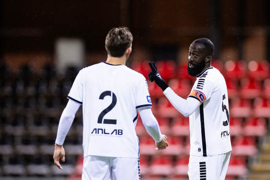 Utsiktens Ronald Mukiibi och Wilhelm Nilsson deppar