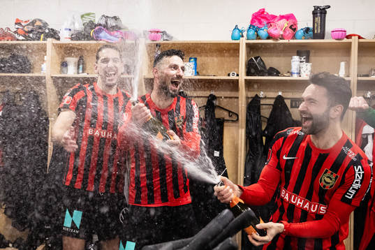 Brommapojkarnas Nikola Vasic, Rebin Sulaka och Marijan