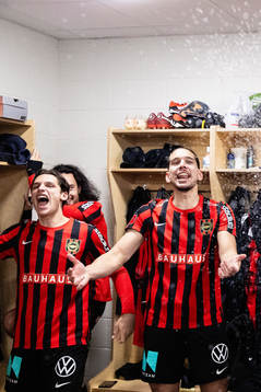 Brommapojkarnas Kevin Ackermann och Nikola Vasic jublar