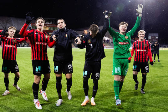 Brommapojkarnas Kevin Ackermann, Nikola Vasic, Alexander