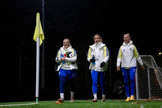 Goalkeeper Emma Holmgren, Kosovare Asllani and Caroline