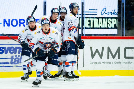Växjös Victor Stjernborg jublar