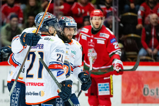 Växjös Marcus Sylvegård jublar