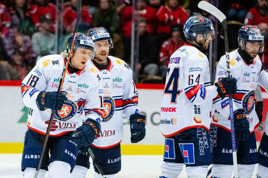 Växjös Marcus Sylvegård jublar