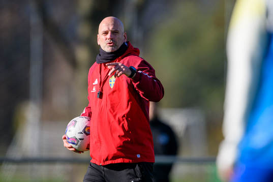 Assistant coach Magnus Wikman of Sweden of the women’s