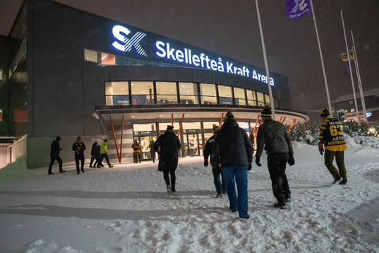 Snöstorm före ishockeymatchen i SHL mellan Skellefteå