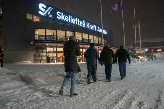 Snöstorm före ishockeymatchen i SHL mellan Skellefteå