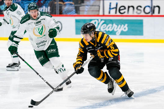 Färjestads Per Åslund och Skellefteås Axel Sandin