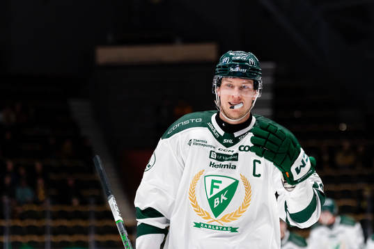 Färjestads Victor Ejdsell jublar