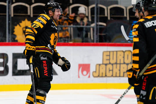 Skellefteås Pär Lindholm jublar