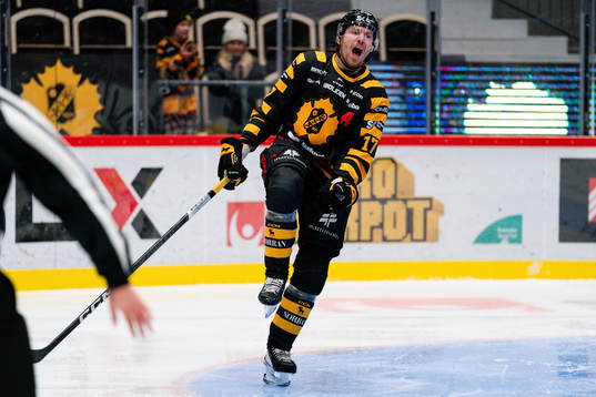Skellefteås Pär Lindholm jublar