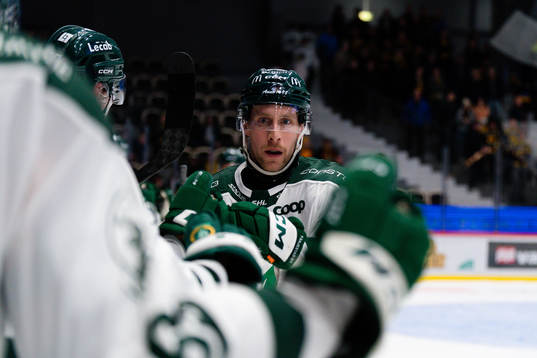 Färjestads Per Åslund jublar