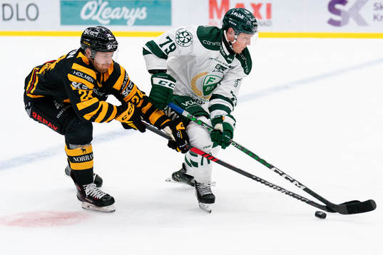 Skellefteås Oscar Lindberg och Färjestads Patrik Lundh