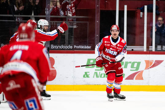 Timrås Panu Mieho jublar