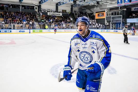 Leksands Max Veronneau jublar