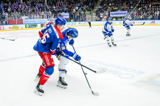 IK Oskarshamns Lukas Jasek och Leksands IFs Felix Unger
