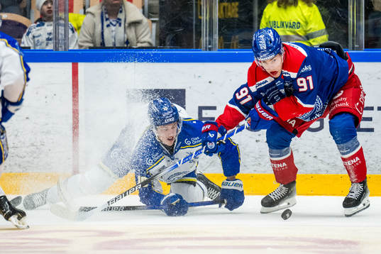 Leksands IFs Anton Johansson och IK Oskarshamns Logan Hutsko