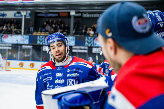 IK Oskarshamns Ahti Oksanen jublar