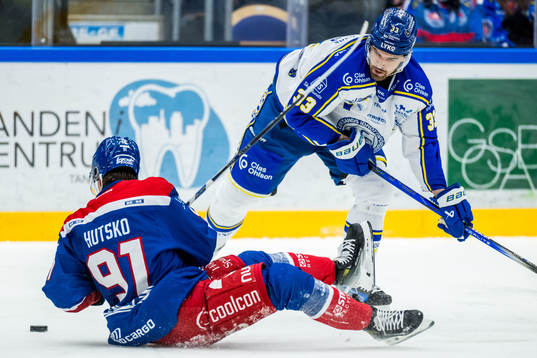 IK Oskarshamns Logan Hutsko och Leksands IFs Eddie Larsson