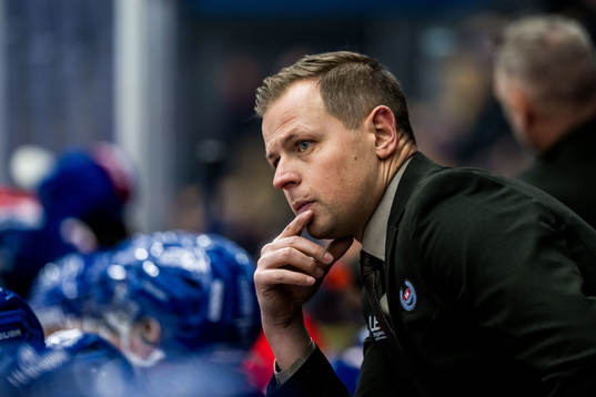 IK Oskarshamns tränare Martin Filander deppar