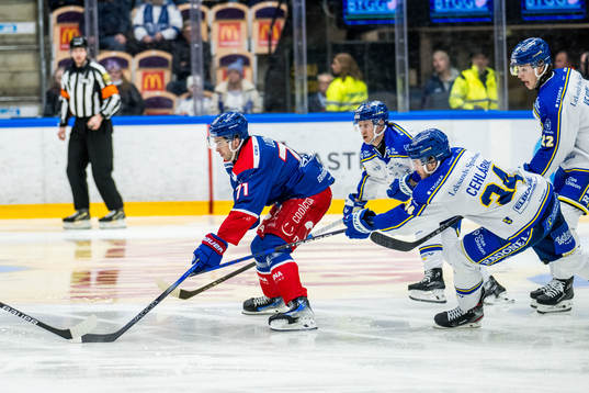 IK Oskarshamns Viktor Lodin och Leksands IFs Peter Cehlarik