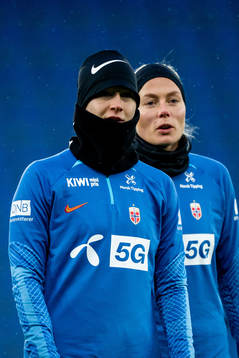 Elisabeth Terland and Guro Bergsvand of the Norwegian