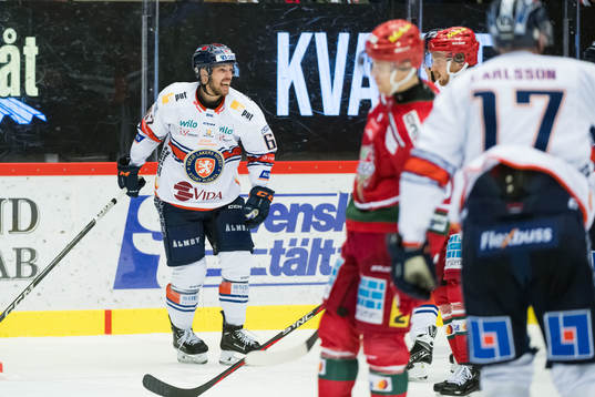 Växjös Manuel Ågren jublar