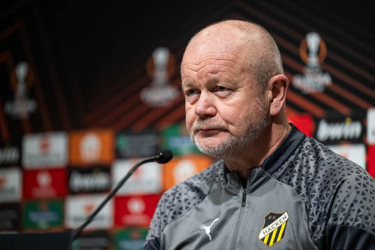 Head coach Per-Mathias Høgmo at a press conference with