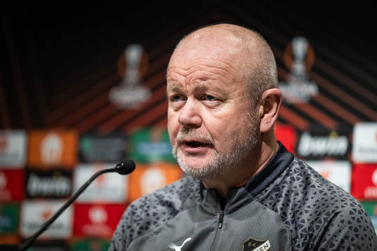 Head coach Per-Mathias Høgmo at a press conference with