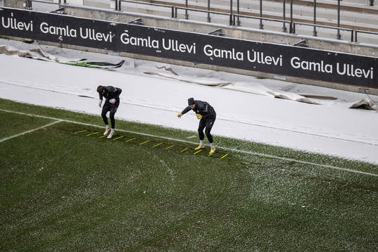 Goalkeeper Sebastian Banozic and goalkeeper Peter