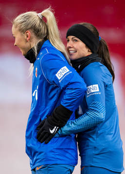 Anna Langås Jøsendal and Tuva Hansen of the Norwegian
