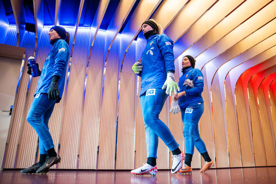 Goalkeeper Cecilie Fiskerstrand, goalkeeper Guro Pettersen