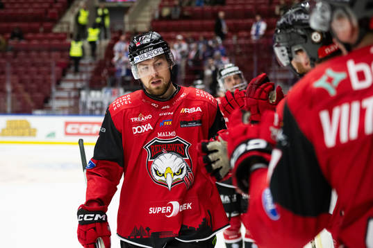 Malmö Redhawks Johan Ivarsson  jublar
