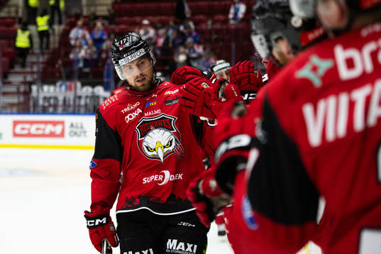Malmö Redhawks Johan Ivarsson  jublar