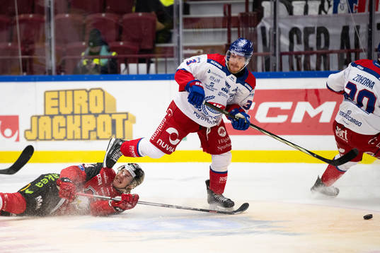 Malmö Redhawks Anton Wahlberg och Oskarshamns Niclas
