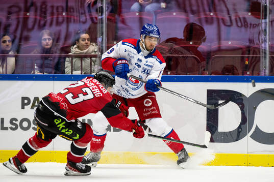 Oskarshamns David Quenneville och Malmö Redhawks