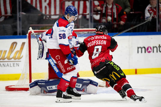 Malmö Redhawks Johan Olofsson och Oskarshamns Hugo Jonasson