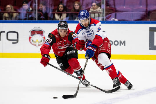 Malmö Redhawks Jakub Galvas jagar Oskarshamns Ahti Oksanen