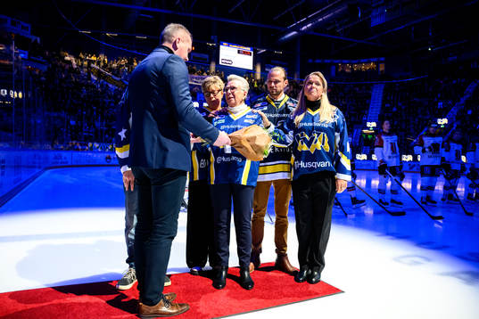 s tränare Johan Lindbom
